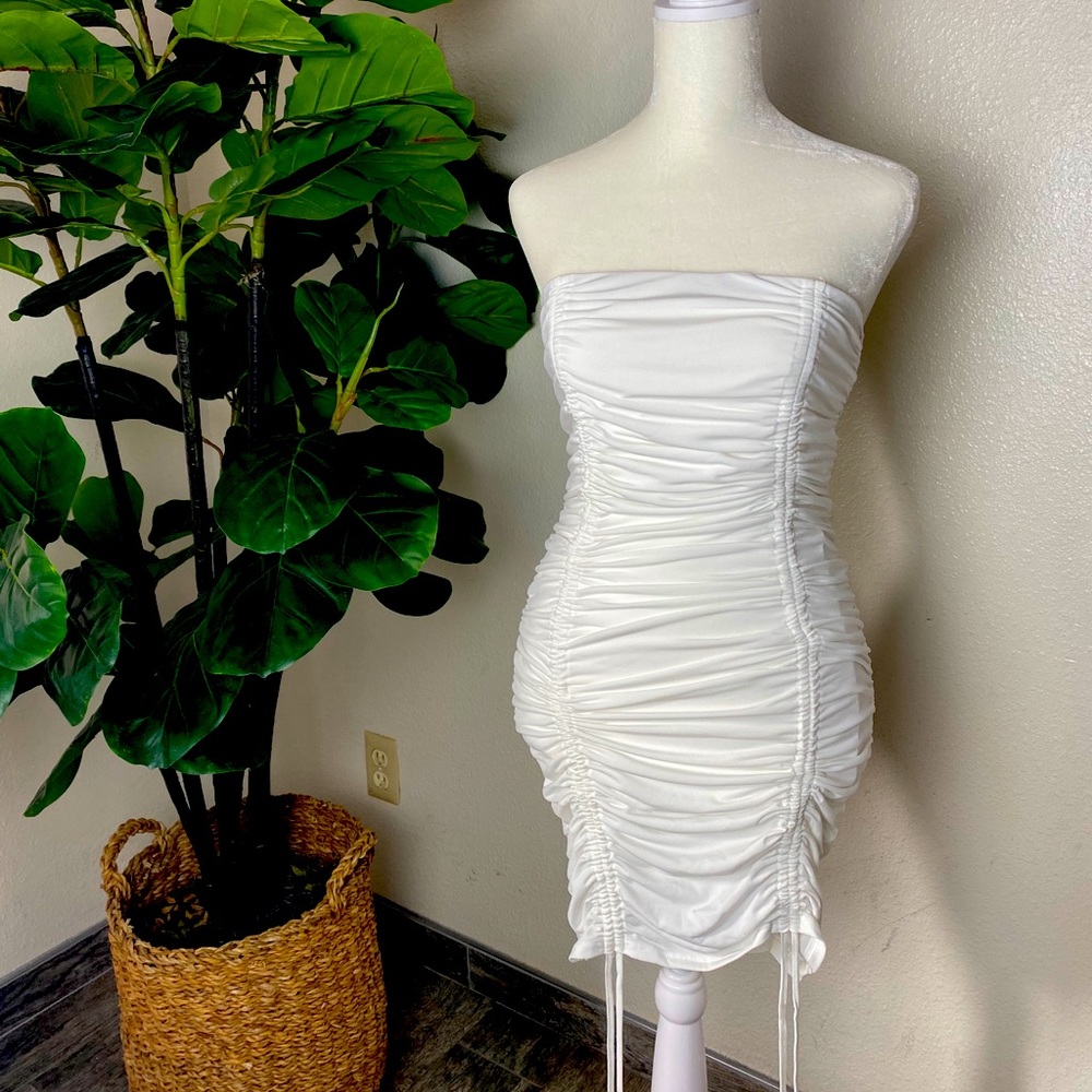 NWT strapless dress 🤍
